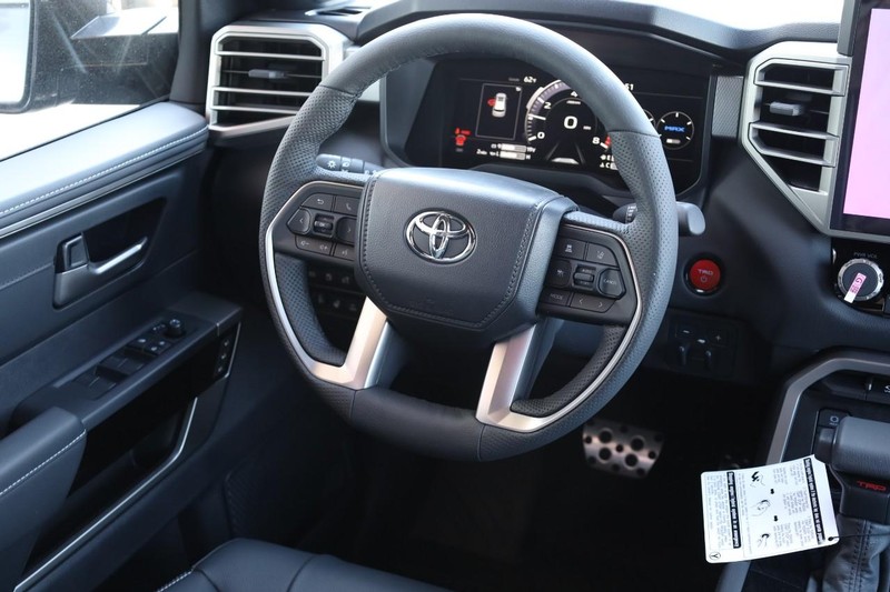 Toyota Sequoia Vehicle Image 27