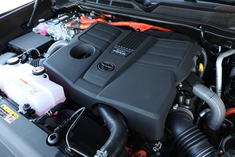 Toyota Sequoia Vehicle Image 31