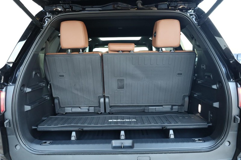 Toyota Sequoia Vehicle Image 06