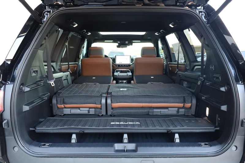 Toyota Sequoia Vehicle Image 08