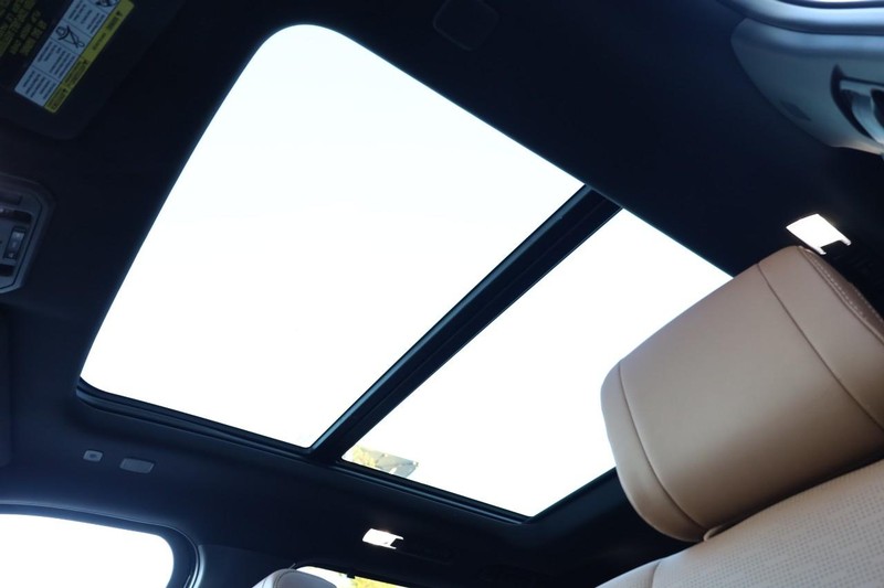 Toyota Sequoia Vehicle Image 10