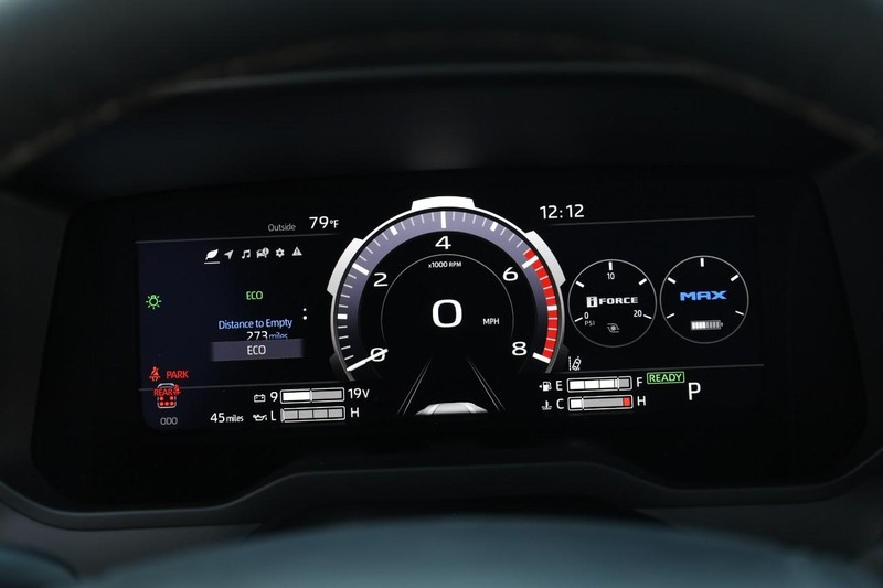 Toyota Sequoia Vehicle Image 13