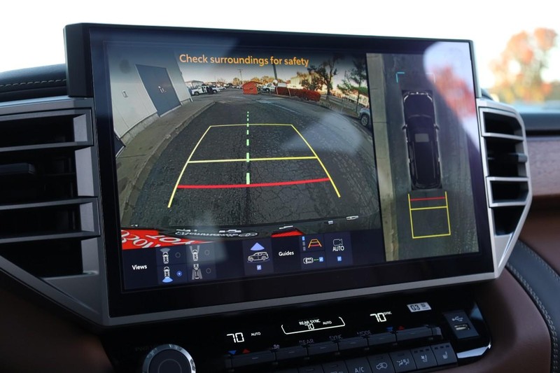 Toyota Sequoia Vehicle Image 15