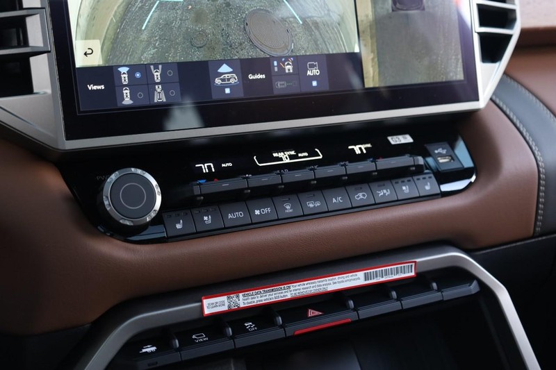 Toyota Sequoia Vehicle Image 16