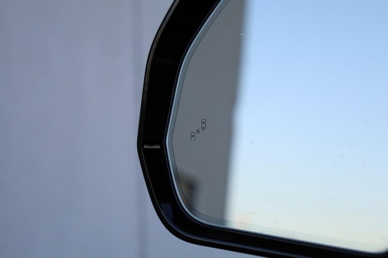 Toyota Sequoia Vehicle Image 22