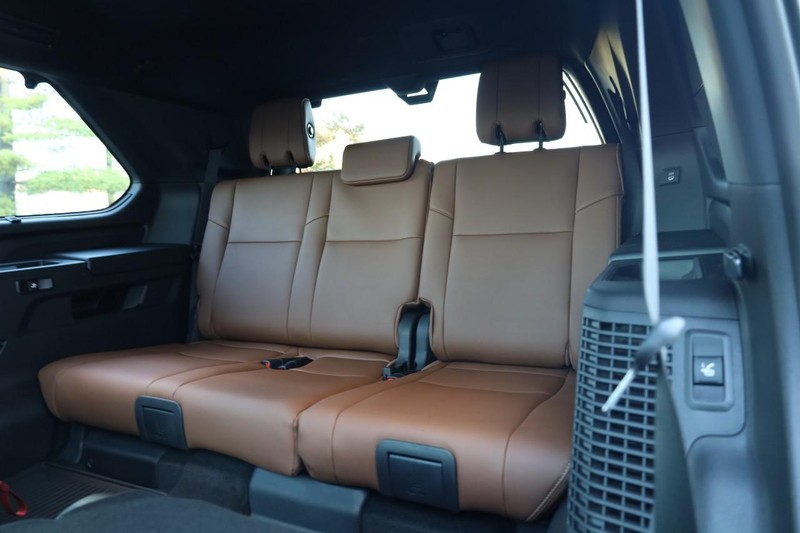 Toyota Sequoia Vehicle Image 29