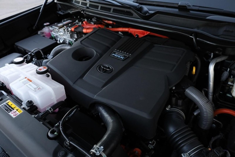 Toyota Sequoia Vehicle Image 31