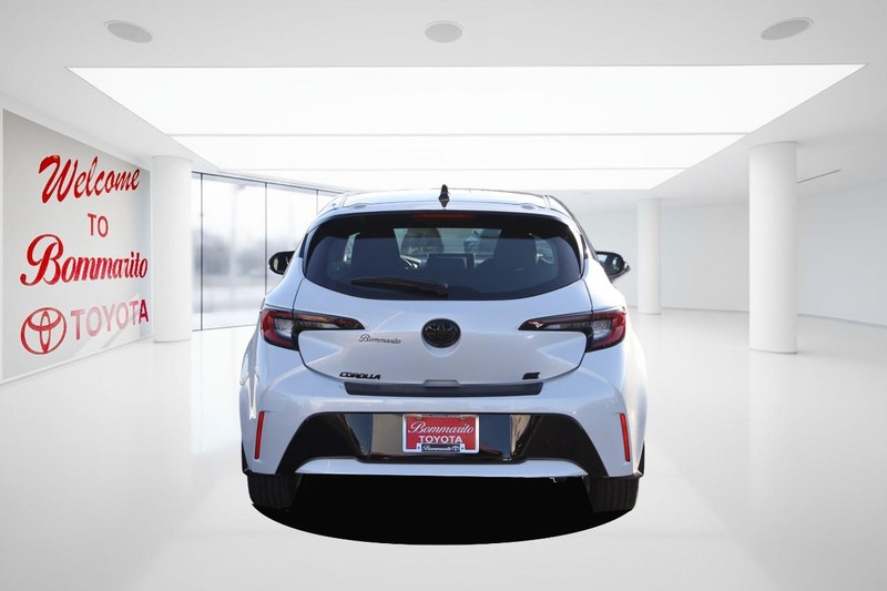 Toyota Corolla Hatchback Vehicle Image 06