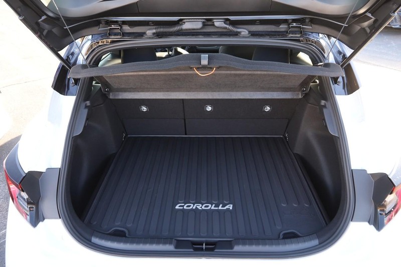 Toyota Corolla Hatchback Vehicle Image 07