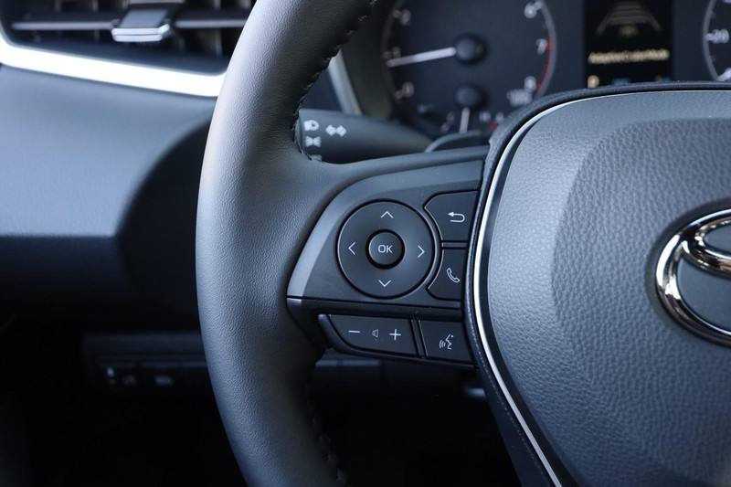 Toyota Corolla Hatchback Vehicle Image 11