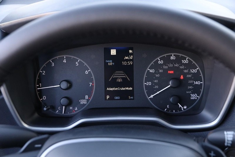 Toyota Corolla Hatchback Vehicle Image 13