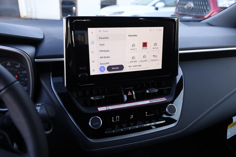 Toyota Corolla Hatchback Vehicle Image 15