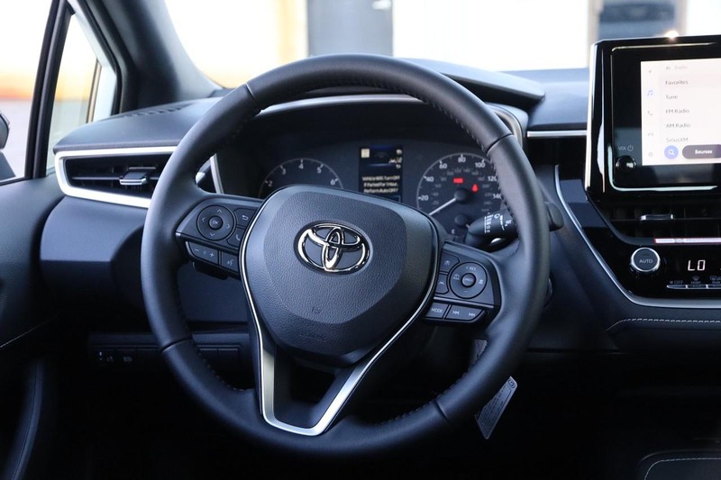 Toyota Corolla Hatchback Vehicle Image 22