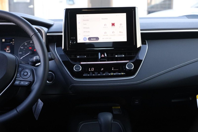 Toyota Corolla Hatchback Vehicle Image 23