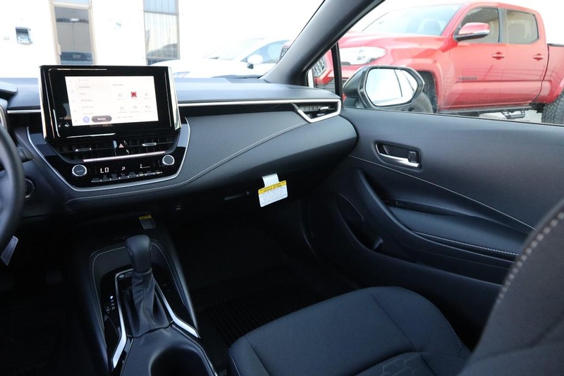 Toyota Corolla Hatchback Vehicle Image 24