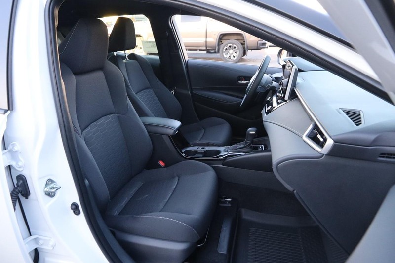 Toyota Corolla Hatchback Vehicle Image 25