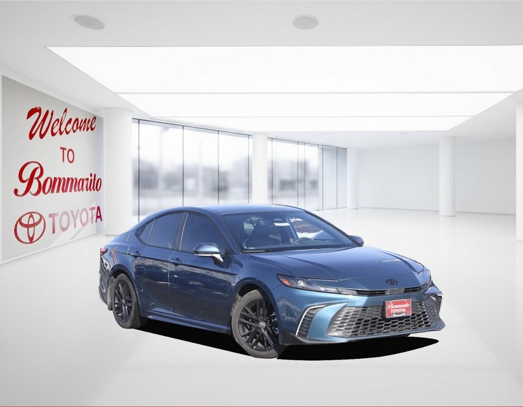 Toyota Camry Vehicle Full-screen Gallery Image 2