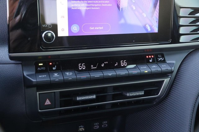 Toyota Camry Vehicle Image 17