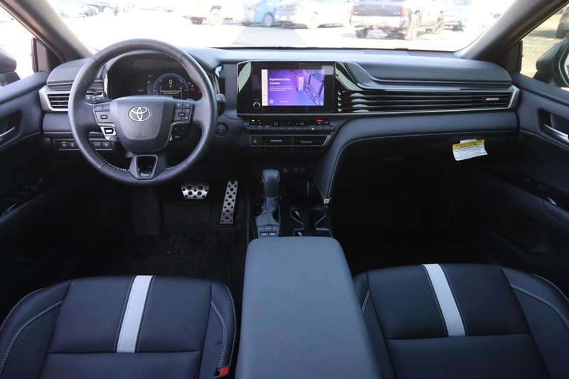 Toyota Camry Vehicle Image 21