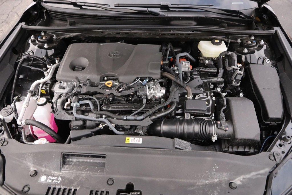 Toyota Camry Vehicle Full-screen Gallery Image 25