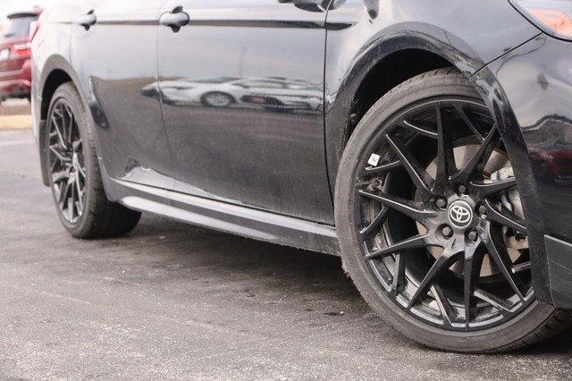 Toyota Camry Vehicle Image 02