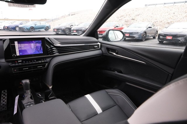 Toyota Camry Vehicle Image 23