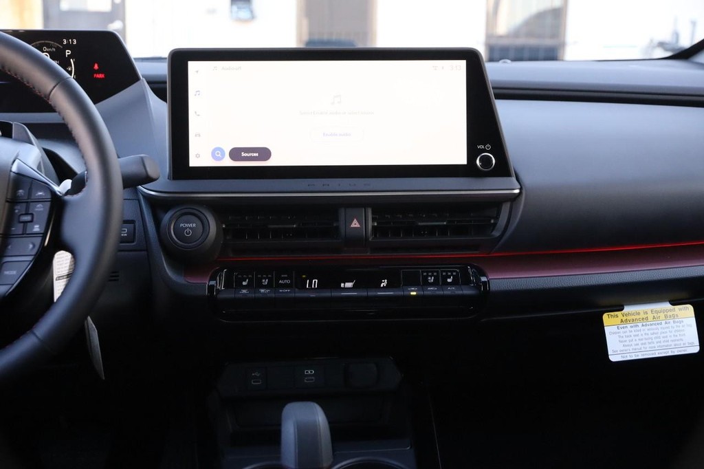 Toyota Prius Plug-In Hybrid Vehicle Full-screen Gallery Image 27