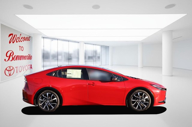 Toyota Prius Plug-In Hybrid Vehicle Image 05