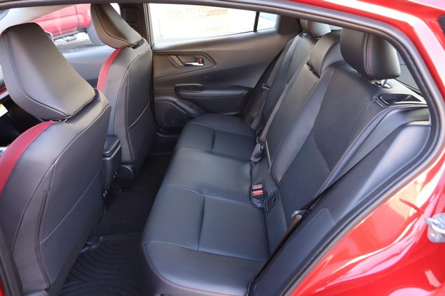 Toyota Prius Plug-In Hybrid Vehicle Image 11