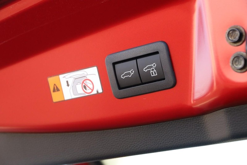 Toyota Prius Plug-In Hybrid Vehicle Image 08