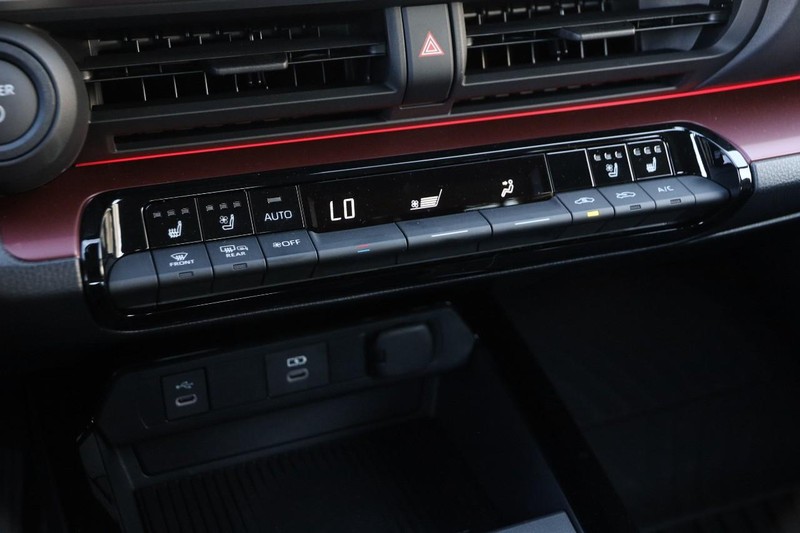 Toyota Prius Plug-In Hybrid Vehicle Image 21