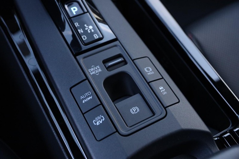 Toyota Prius Plug-In Hybrid Vehicle Image 22