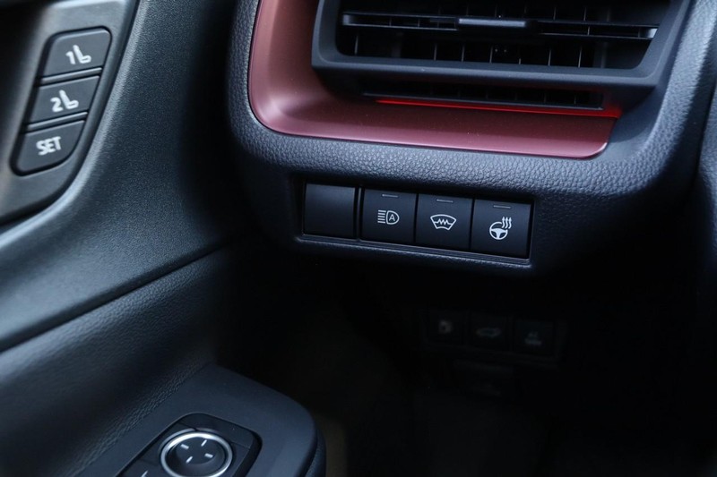 Toyota Prius Plug-In Hybrid Vehicle Image 23