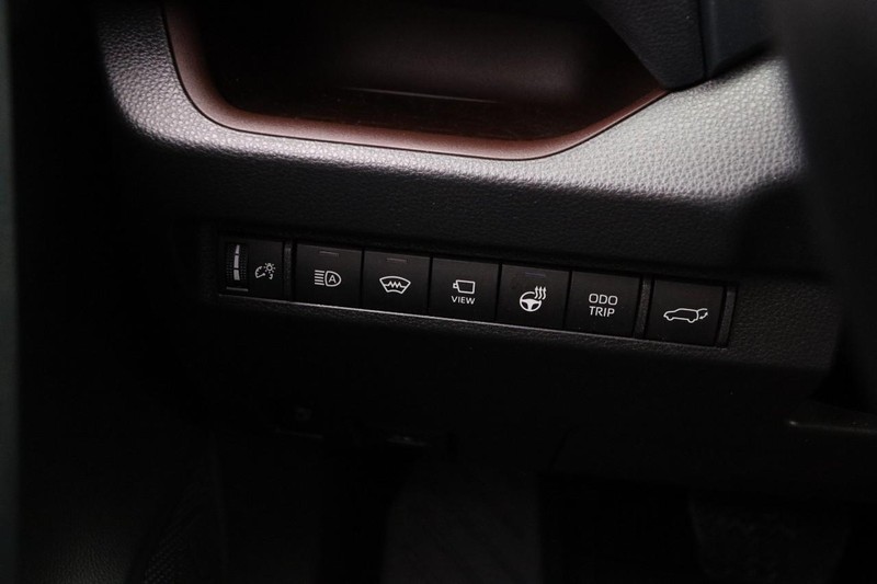 Toyota RAV4 Vehicle Full-screen Gallery Image 19