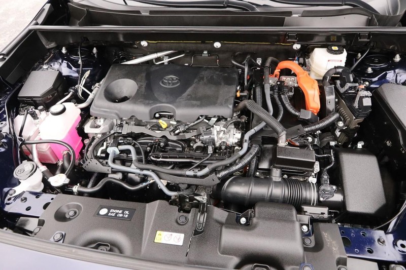 Toyota RAV4 Vehicle Full-screen Gallery Image 26