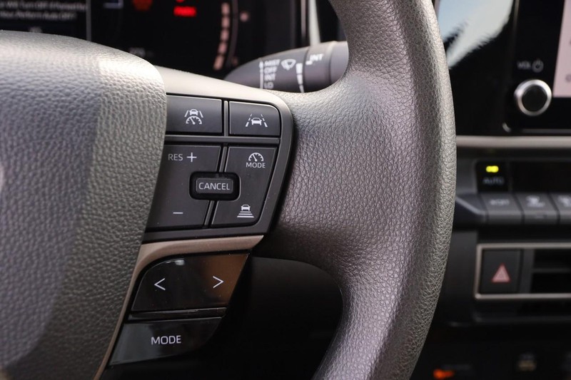 Toyota Camry Vehicle Full-screen Gallery Image 12