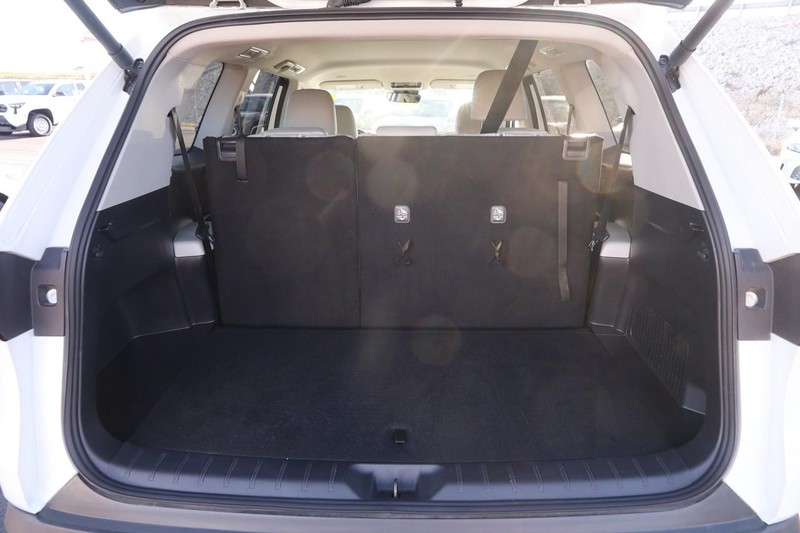 Toyota Grand Highlander Vehicle Image 07