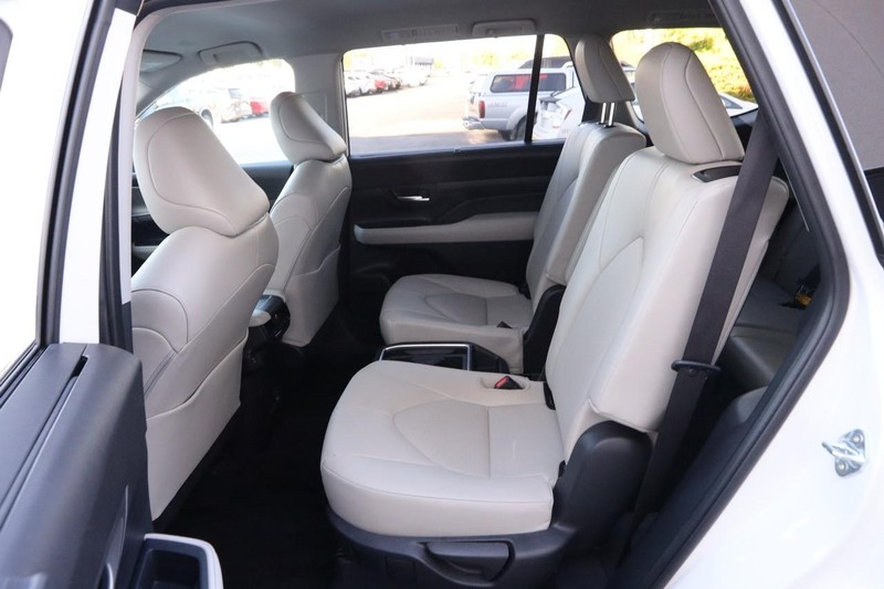 Toyota Grand Highlander Vehicle Image 10