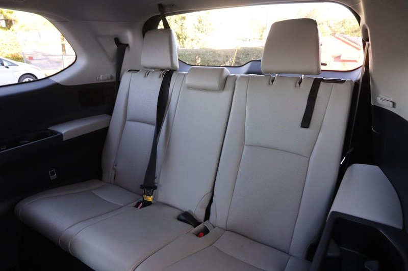 Toyota Grand Highlander Vehicle Image 11