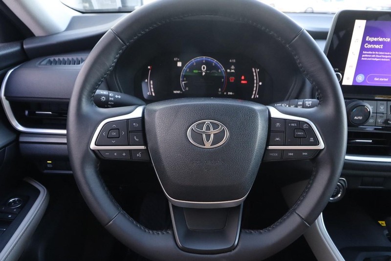 Toyota Grand Highlander Vehicle Image 12