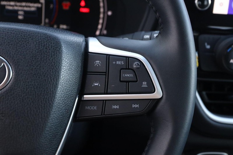 Toyota Grand Highlander Vehicle Image 14