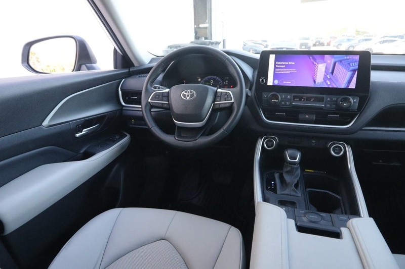 Toyota Grand Highlander Vehicle Image 23