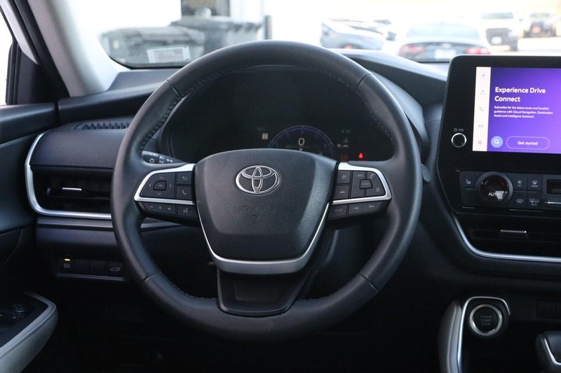 Toyota Grand Highlander Vehicle Image 24