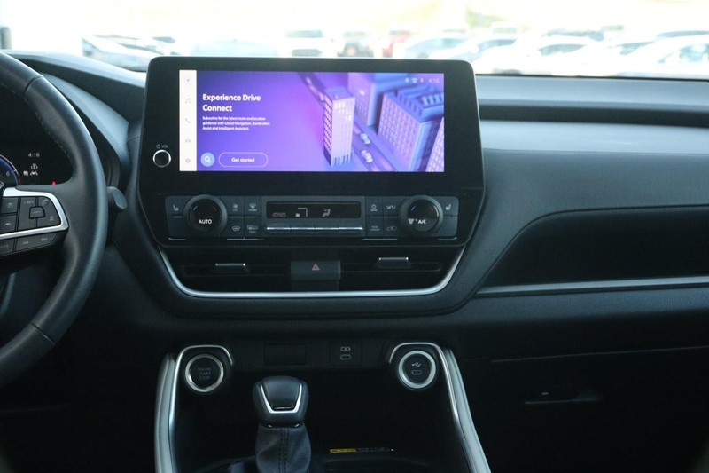 Toyota Grand Highlander Vehicle Image 25