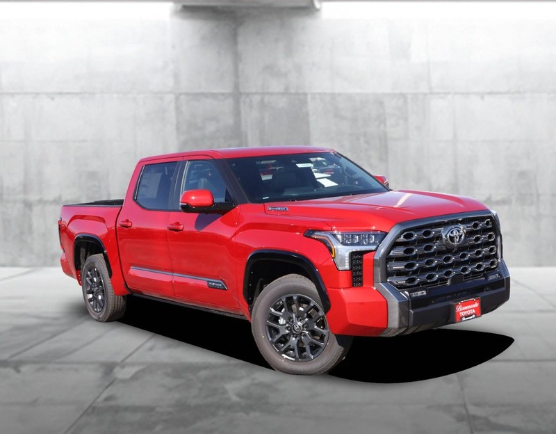 Toyota Tundra 4WD Vehicle Full-screen Gallery Image 2