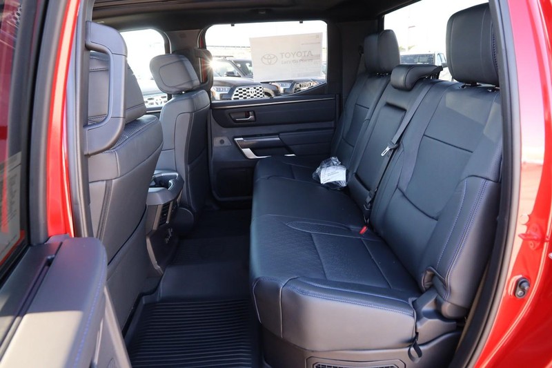 Toyota Tundra 4WD Vehicle Full-screen Gallery Image 10