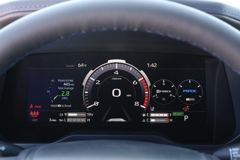 Toyota Tundra 4WD Vehicle Full-screen Gallery Image 14