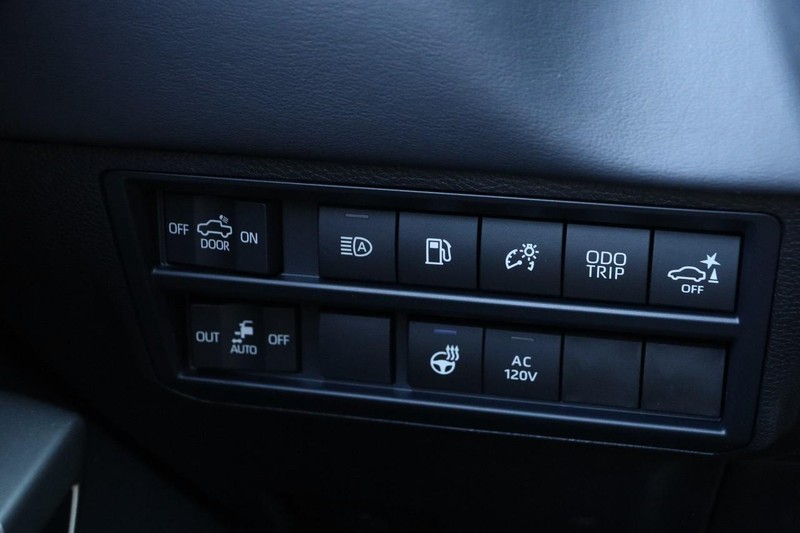 Toyota Tundra 4WD Vehicle Full-screen Gallery Image 20