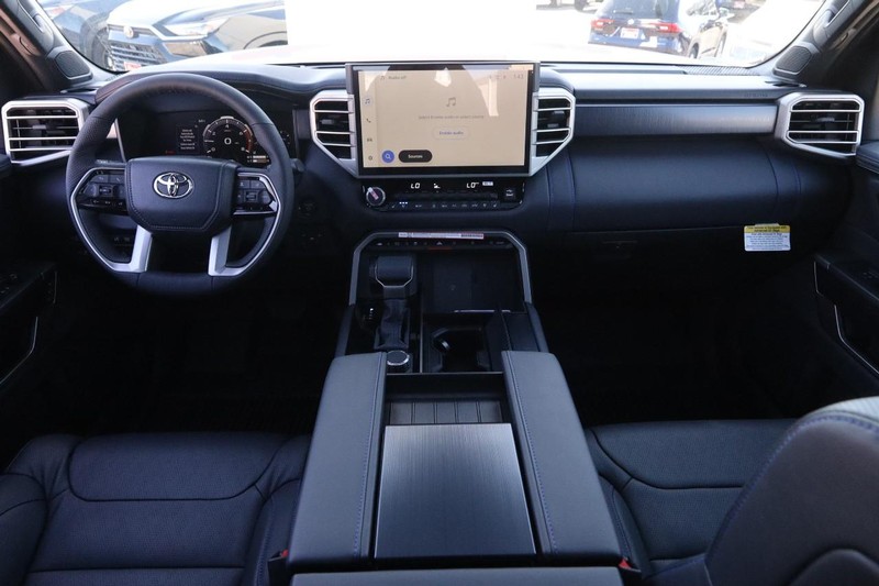 Toyota Tundra 4WD Vehicle Full-screen Gallery Image 21