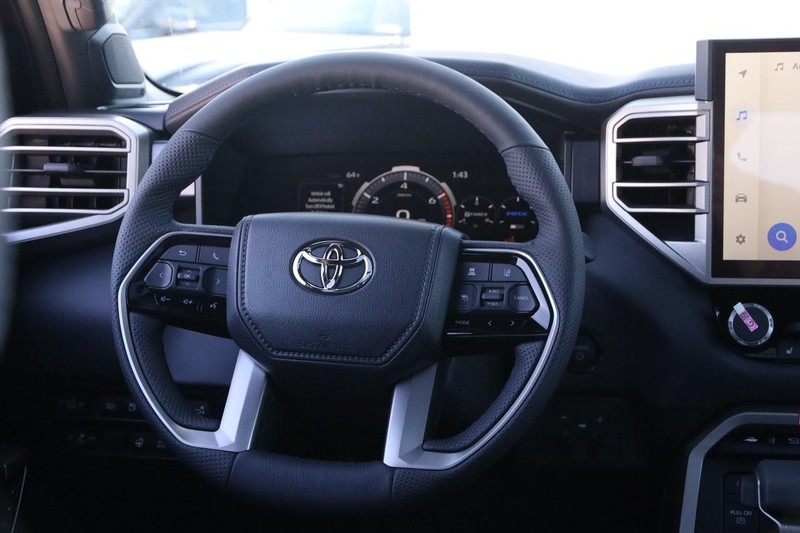 Toyota Tundra 4WD Vehicle Full-screen Gallery Image 23